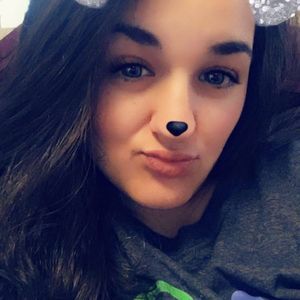 Meet your Posher, Kayla